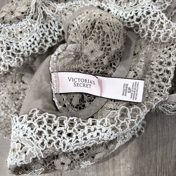 Victoria's Secret Lace Bra - Cream and Brown - Picture 5 of 5